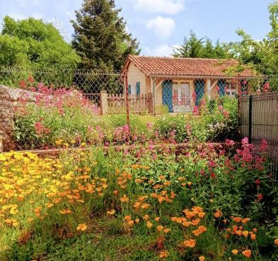 Maisonnette "Les Volets Bleus"