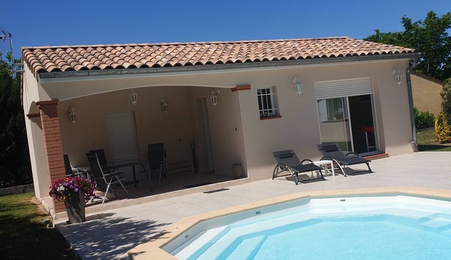 MAISONNETTE-STUDIO 2 PEOPLE IN GARDEN - TOULOUSE