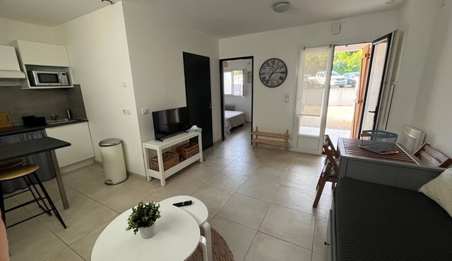 Maisonnette T2 - Outbuilding - Near Aix en Provence