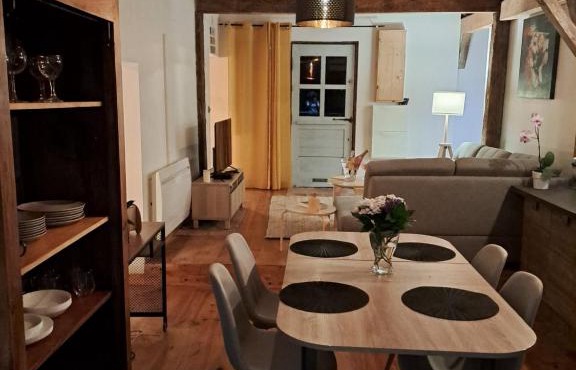 Maisonnette vue sur forêt