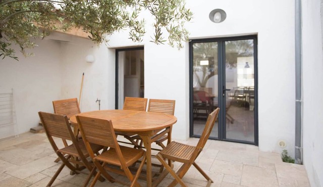 Maisons de l'Olivette - Large house (sleeps 5) close to beaches and shops