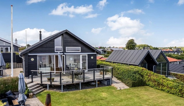 "Majbritt" - 50m from the sea by Interhome