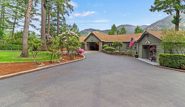Majestic 2.4 Acre Estate on The Rogue River
