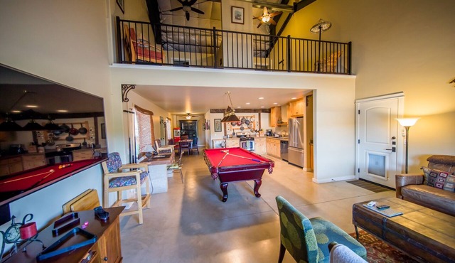 Majestic 3 Bed, 2 story loft/majestic farm in Paso Robles
