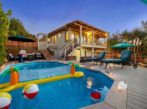 Majestic 5BR Villa with Guesthouse, Pool & Spa