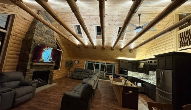 Majestic 6-bedroom house with indoor pool and sauna.