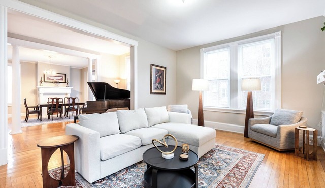 Majestic and Spacious 3 Bdrm 2 Bath Near Eden Park