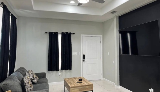 Majestic Apartment at Edinburg