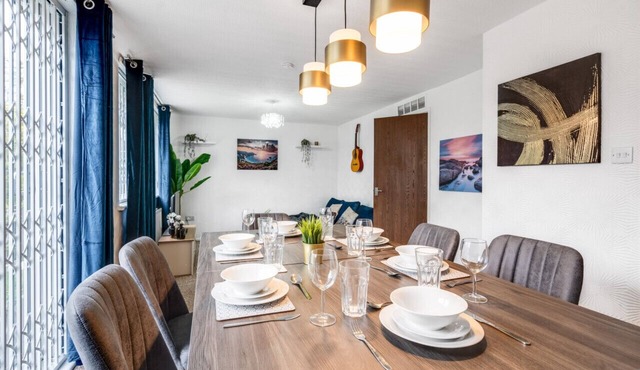 Majestic Gem - Pool Table - Coop/Etihad - Parking