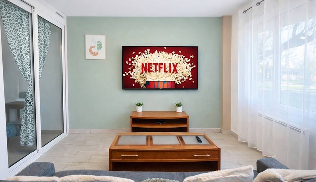 Majestic Green Tone - Disneyland - Free Parking