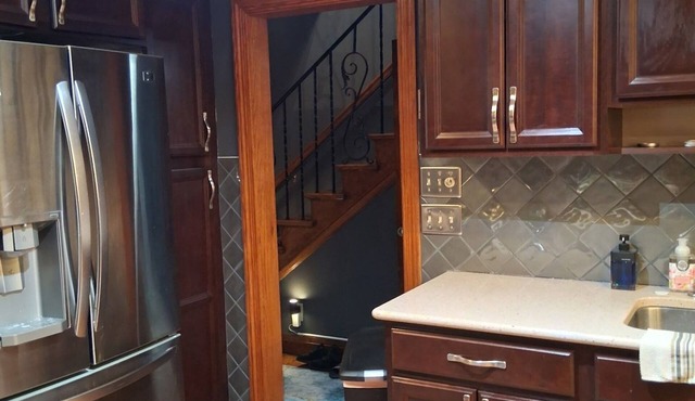 Majestic lake front home w/Private Beach in Ashtabula-Min from GOTL