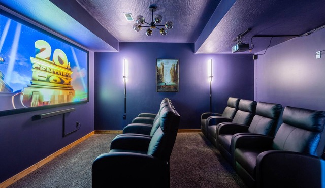 Majestic Lodge – Epic Game Room, Hot Tub Soaks & Movie Nights in Hocking Hills