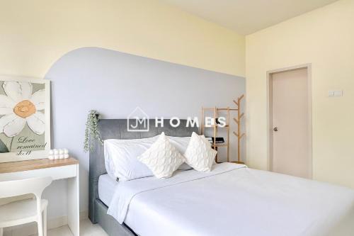 Majestic Maxim 3Bedroom near USCI MRT #16