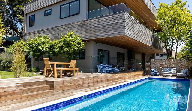 Majestic McCrae Luxury Pool Views to the Bay