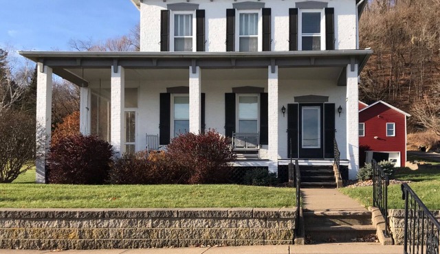 Majestic Mississippi River Views! Now booking for December !