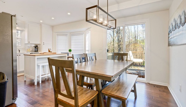 Majestic Modern Home Quick Access to DT Woodstock