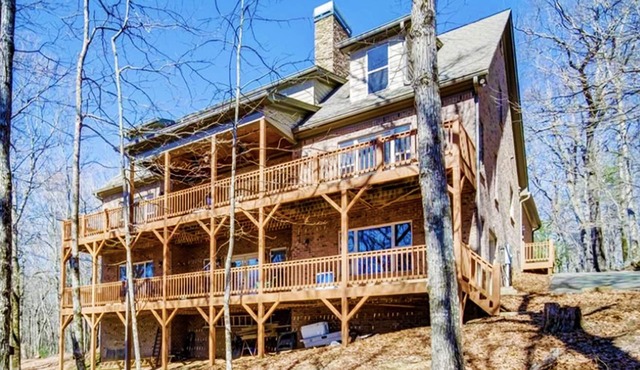 Majestic Mountain Cabin: Big Canoe Pass, Trails, Fishing, Waterfalls & More!