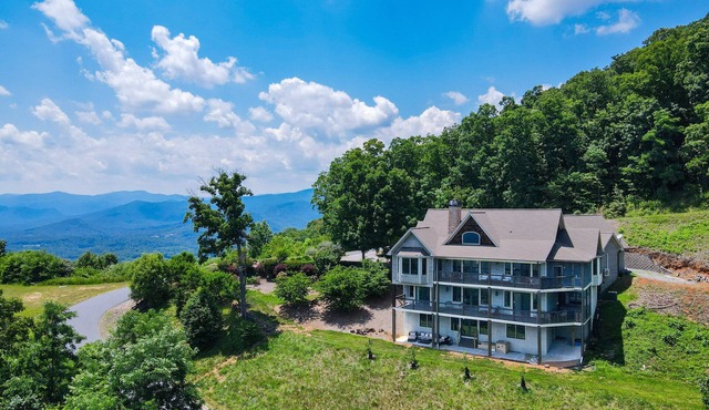 Majestic Mountain Manor | Perfect, Pet-Friendly Mountain Retreat with Amazing Views