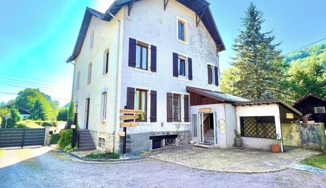 Majestic Mountain - magical place - 20 people