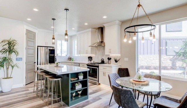 *Majestic Mountain Retreat- Closest Home to the Homestead Crater*