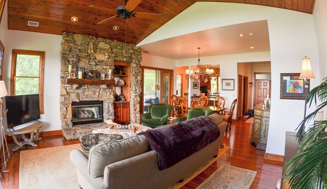 Majestic Mountain Views - Private Club Access