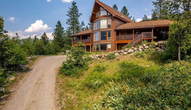 Majestic Mountain View Home Near Leavenworth