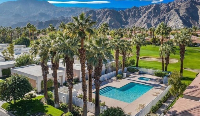 🧡Majestic Mountains & Tranquil Golf Views🧡Pool & Spa ✦BBQ✦King Beds✦Dogs Ok✦