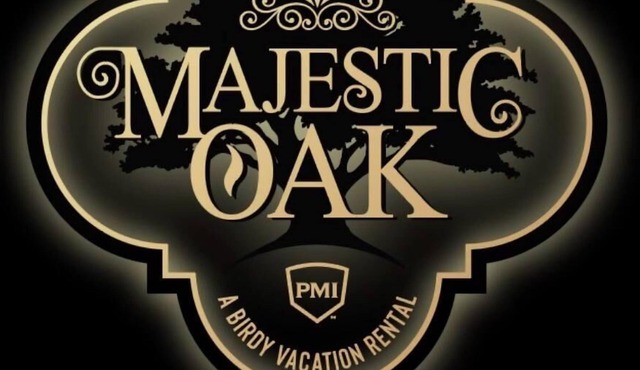 Majestic Oak - A Birdy Vacation Rental