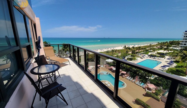 Majestic Oceanfront 3 Bedroom Views Every Room Large Corner Apartment - 901
