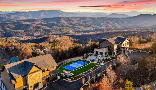 Majestic Paradise ~ Pickleball Court ~ Indoor Pool ~ Spectacular Views!