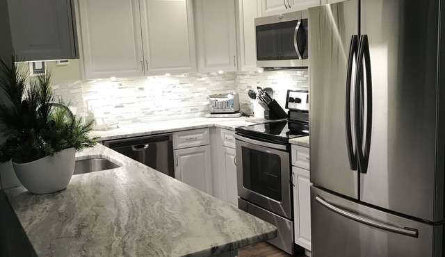 Majestic Pines Condo ~ minutes away from downtown Saugatuck