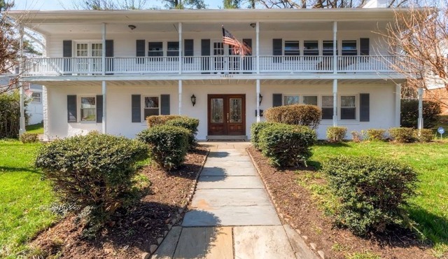 Majestic Residence, Theater, Gym - 5 miles from DC