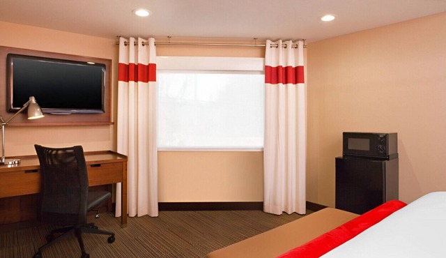 Majestic Room to Stay w/ Excellent Room Service!