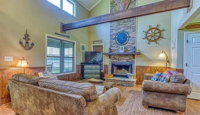 Majestic Sunset Lake House on Wilson Lake