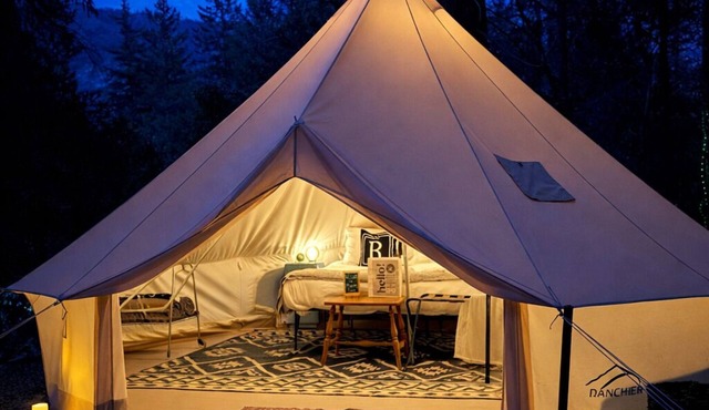 Majestic View | King Room at Radio Ranch (Tub)