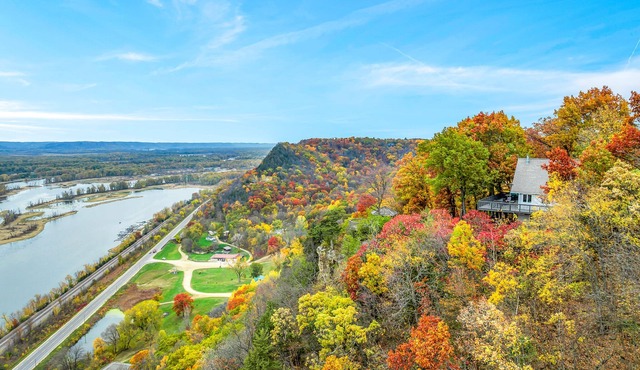 Majestic View Sleeps 8-HOT TUB