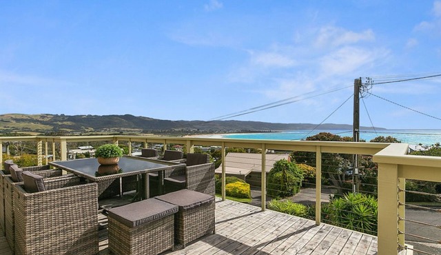 Majestic Views - Boasts stunning 180-degree views