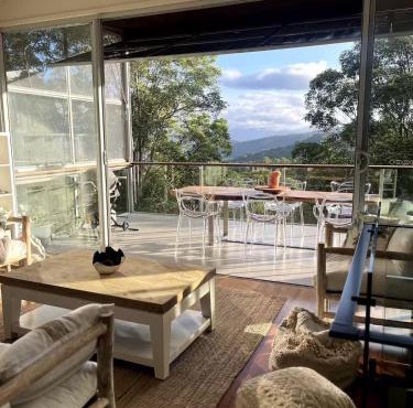 Majestic Views - Stylish Home