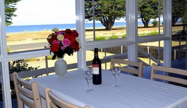 Majestic waterfront views BBQ fishing beach wineries