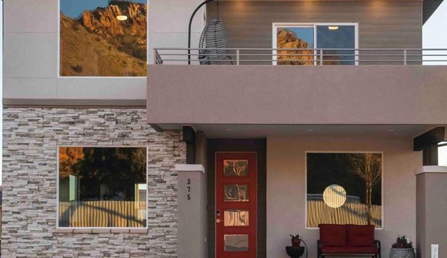 Majestic Zion Cottage with hot tub in Hildale