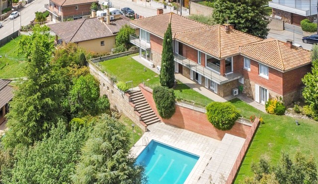 Majordoms - Sports Villa Banyoles