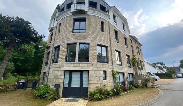 Majorelle apartment in the heart of Beg Meil, the GR34 and the beaches.