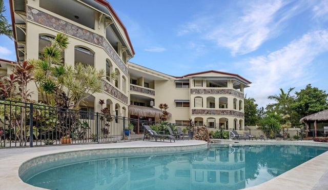 Makai Hawaiian for direction towards the ocean