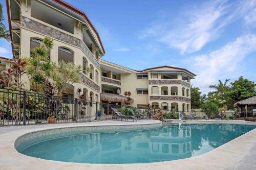 Makai - Hawaiian for "toward the ocean"