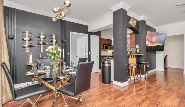 Make it a trip to remember with at Black Ace a few minutes to downtown Houston.
