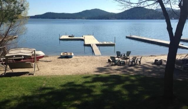 Make Memories On Loon Lake Waterfront