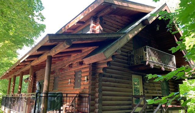 Make Memories - Secluded Log Cabin on Marion Lake Channel with Private Dock