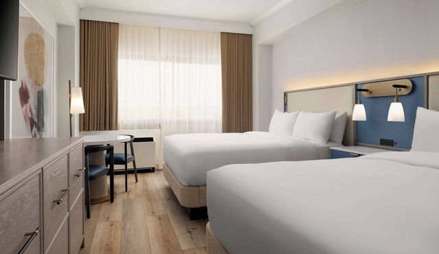 Make Your Trip More Enjoyable! 2 Posh Units, Near Presser Park, Pet-Friendly