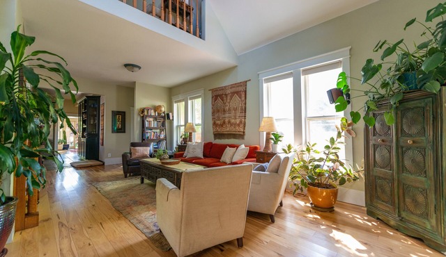 Make yourself at home in a spacious, clean and comfortable downtown Boulder home