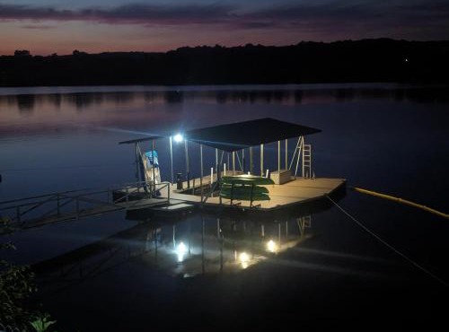 Makin MEMORIES: with Dock/Hot Tub/Cable Internet